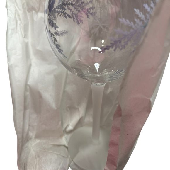 Pfaltzgraff The Winter Frost Collection Set of 4 Etched and Hand painted Goblets - Picture 9 of 10